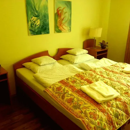 Moricz Apartman Апарт-отель Эгер